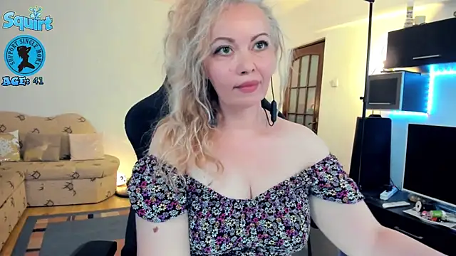 WhitneyLynn online show from September 2025 09:48:01 PM