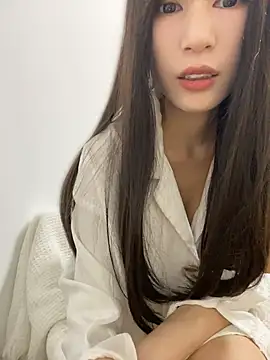 Emmaly999 online show from July 2026 12:30:01 PM
