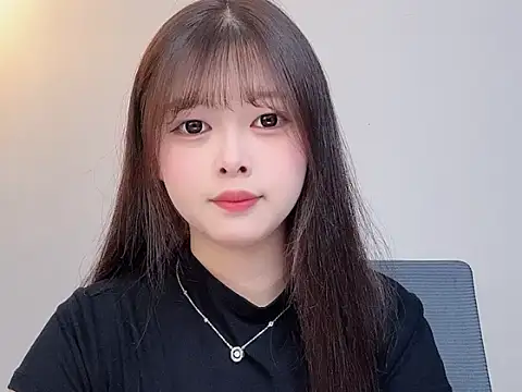 Winnie005 online show from July 2026 02:51:01 AM
