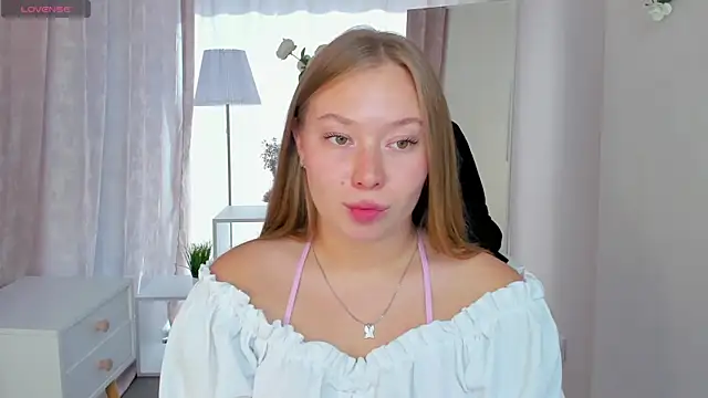 Snapshot of Coraline_Clark chatting on July 2026 09:56:02 AM Coraline Clark online show from July 2026 09:56:02 AM