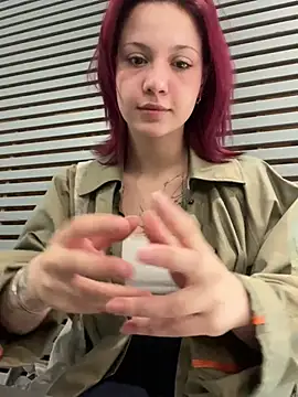 Snapshot of Lilly__Kiss chatting on July 2026 07:11:01 AM Lilly Kiss online show from July 2026 07:11:01 AM