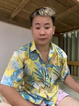 Snapshot of Mackie-1 chatting on July 2026 05:26:02 PM Mackie-1 online show from July 2026 05:26:02 PM