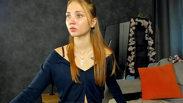 Snapshot of Princess__Lily chatting on August 2026 02:43:01 AM Princess Lily online show from August 2026 02:43:01 AM