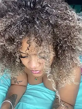 riri brunnete online show from December 2024 06:16:02 PM