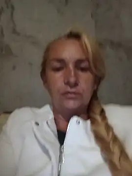 Bliss4532 online show from July 2026 06:28:01 PM
