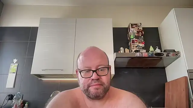 Snapshot of theitalianbear chatting on May 2026 07:38:02 AM theitalianbear online show from May 2026 07:38:02 AM