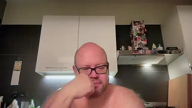 Snapshot of theitalianbear chatting on June 2026 02:46:01 AM theitalianbear online show from June 2026 02:46:01 AM