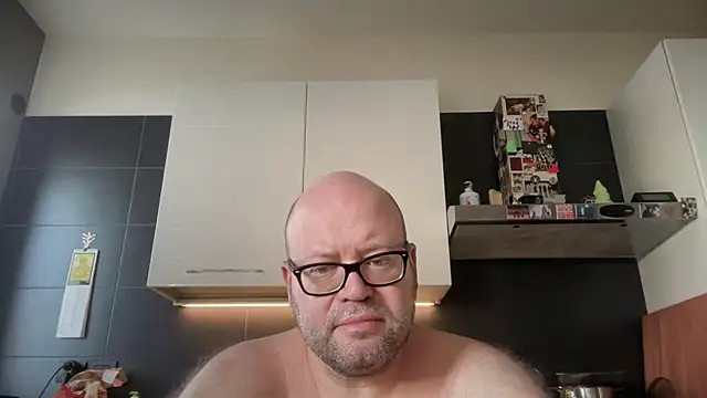 Snapshot of theitalianbear chatting on June 2026 05:56:01 AM theitalianbear online show from June 2026 05:56:01 AM