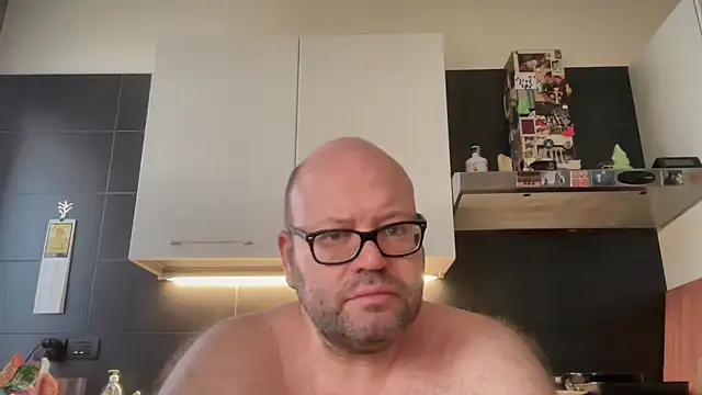 Snapshot of theitalianbear chatting on July 2026 04:51:02 AM theitalianbear online show from July 2026 04:51:02 AM