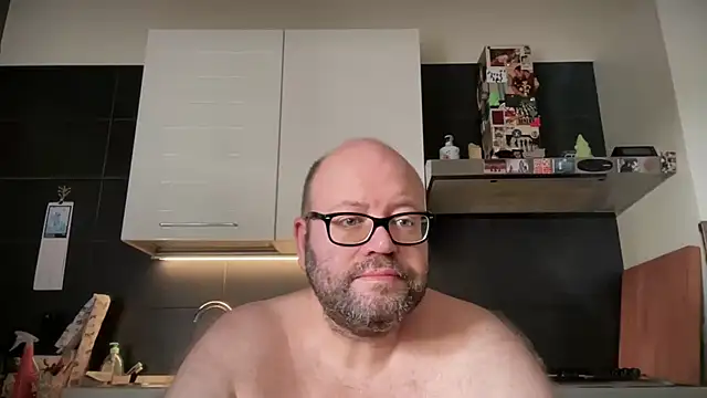 Snapshot of theitalianbear chatting on July 2026 05:56:01 AM theitalianbear online show from July 2026 05:56:01 AM