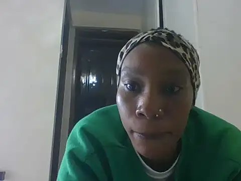 Snapshot of Sweet-assy chatting on August 2026 06:17:01 PM Sweet-assy online show from August 2026 06:17:01 PM