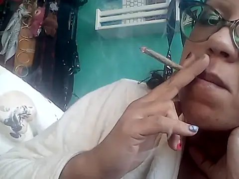 claracrocodilo online show from July 2026 12:34:01 PM