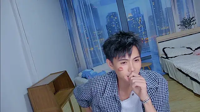 xiaoyang-FF online show from July 2026 06:20:01 PM