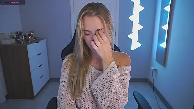 DanikaDillan online show from September 2025 12:59:02 AM