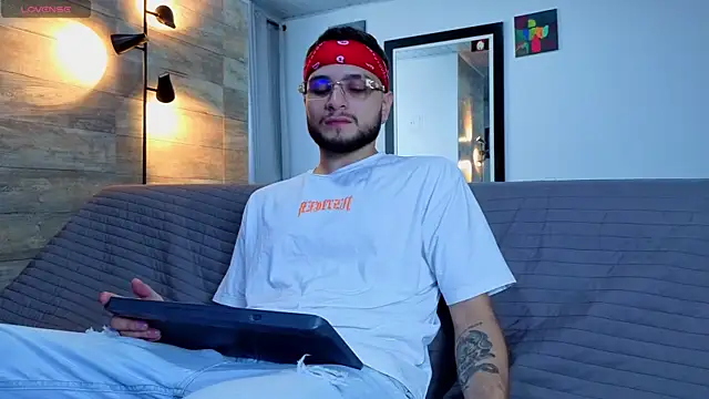 Snapshot of AngeloSaavage chatting on August 2026 01:24:02 PM AngeloSaavage online show from August 2026 01:24:02 PM