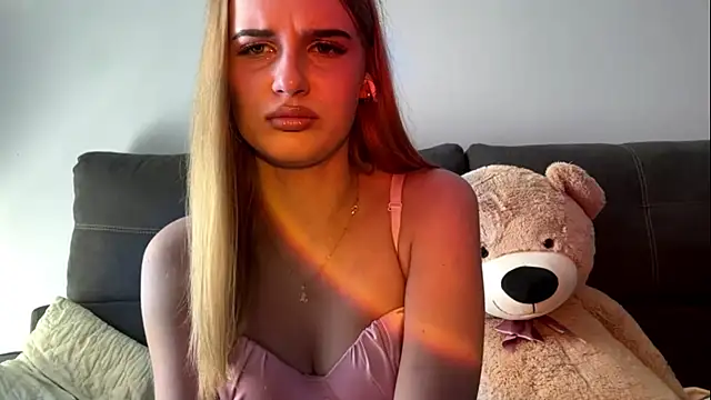 Snapshot of HermaKitty chatting on August 2026 09:44:02 AM HermaKitty online show from August 2026 09:44:02 AM