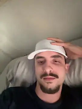 Snapshot of guilhermebolsson chatting on August 2026 04:42:02 PM guilhermebolsson online show from August 2026 04:42:02 PM