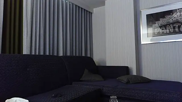 Str8ButNot2day online show from August 2026 06:35:02 PM