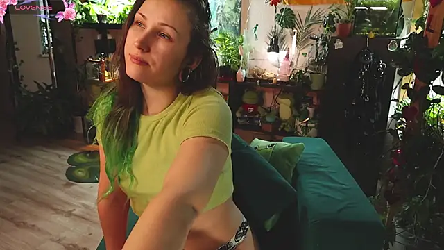 Dead Butterfly online show from October 2025 03:41:02 AM