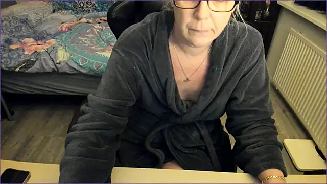 Snapshot of minoesje37 chatting on December 2024 08:25:02 PM minoesje37 online show from December 2024 08:25:02 PM