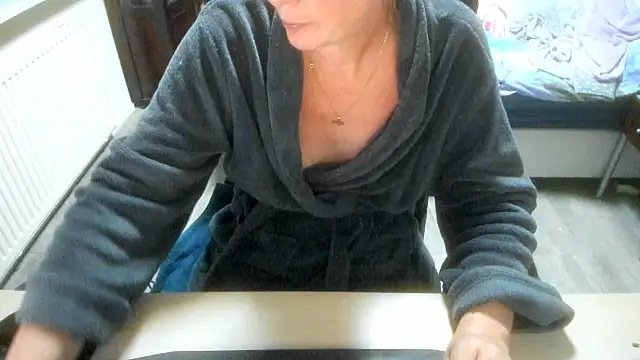 Snapshot of minoesje37 chatting on November 2025 08:25:02 PM minoesje37 online show from November 2025 08:25:02 PM