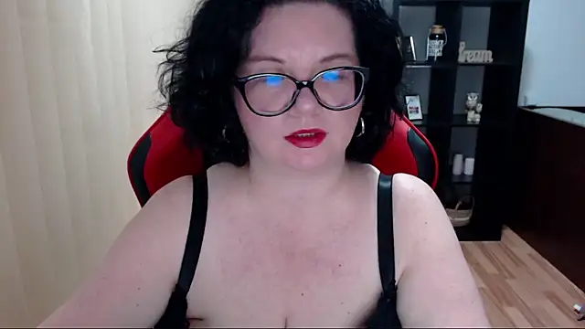 MissTroublle online show from September 2025 10:04:02 AM