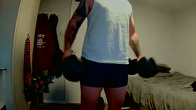 Snapshot of Tilerdadbod chatting on July 2026 08:01:01 PM Tilerdadbod online show from July 2026 08:01:01 PM