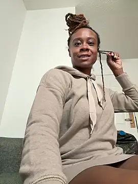 queenGypsy24 online show from January 2026 10:48:01 PM