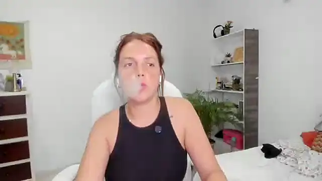 thered QueenX online show from February 2025 12:35:01 AM