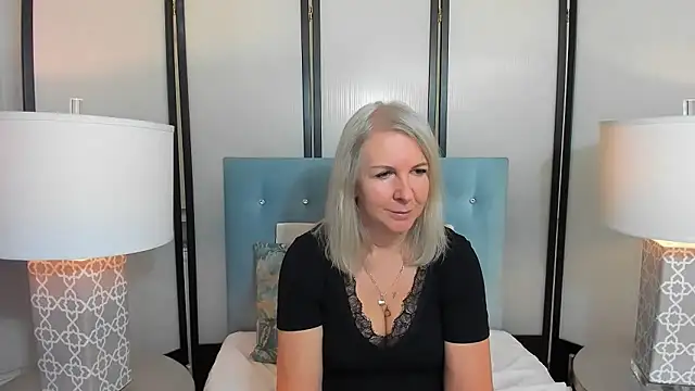 EricaTop online show from November 2025 06:04:02 AM