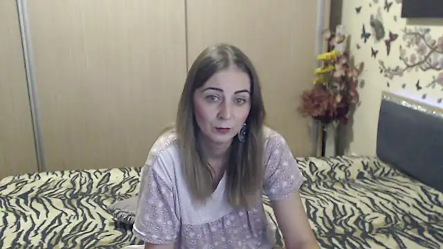 Snapshot of MirabelaSweet chatting on March 2026 09:12:01 AM MirabelaSweet online show from March 2026 09:12:01 AM