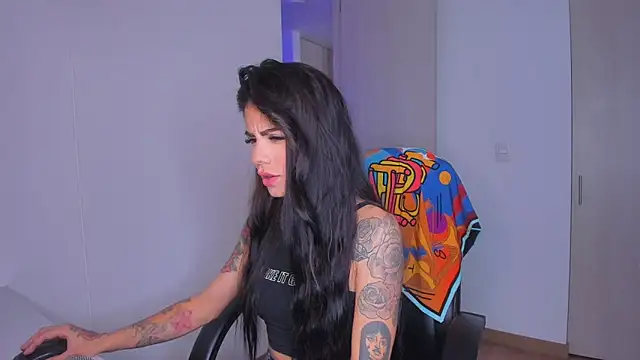 Lisegg  online show from February 2026 07:01:02 PM