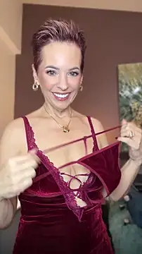 Snapshot of RubyLynne chatting on April 2026 07:42:01 PM RubyLynne online show from April 2026 07:42:01 PM