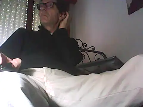 Snapshot of Moro_ra chatting on May 2026 11:49:01 AM Moro ra online show from May 2026 11:49:01 AM