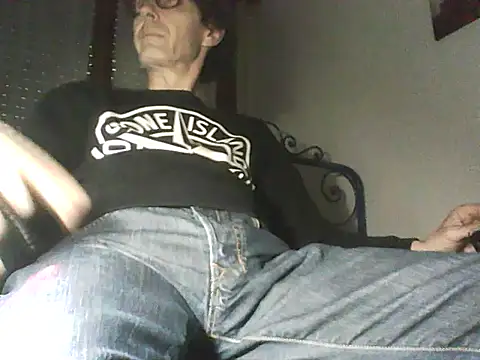 Snapshot of Moro_ra chatting on May 2026 06:02:02 PM Moro ra online show from May 2026 06:02:02 PM