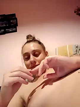 SexyAmanda32 online show from December 2024 07:11:01 PM