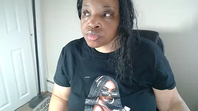 Snapshot of Sexymona1218 chatting on April 2026 07:58:01 PM Sexymona1218 online show from April 2026 07:58:01 PM