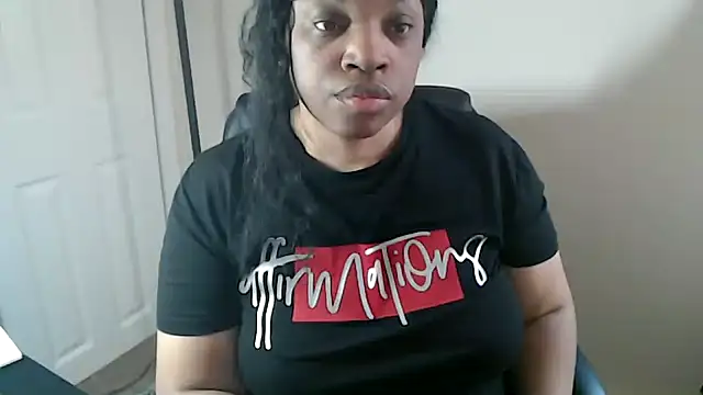 Snapshot of Sexymona1218 chatting on May 2026 01:39:02 PM Sexymona1218 online show from May 2026 01:39:02 PM