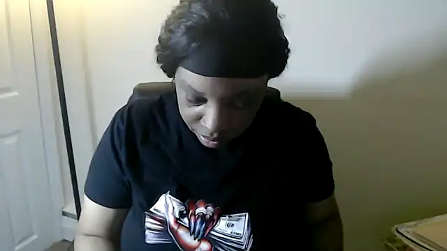 Snapshot of Sexymona1218 chatting on May 2026 08:53:02 AM Sexymona1218 online show from May 2026 08:53:02 AM