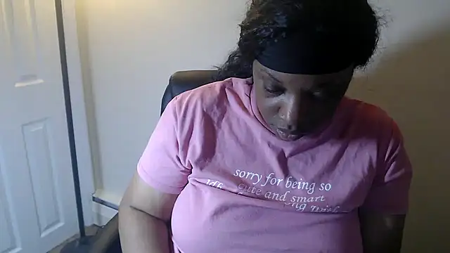 Snapshot of Sexymona1218 chatting on July 2026 06:18:01 AM Sexymona1218 online show from July 2026 06:18:01 AM