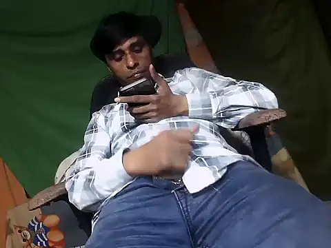 desiboy1101 online show from November 2025 01:32:01 PM