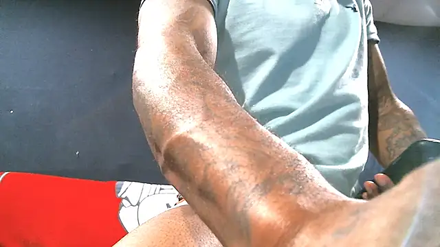 iBreakHeartz online show from January 2025 03:45:01 AM