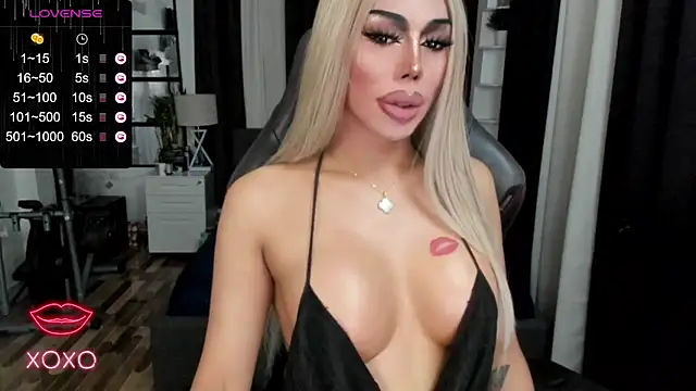 Snapshot of Forever_MissCandace chatting on January 2025 10:32:02 AM Forever MissCandace online show from January 2025 10:32:02 AM