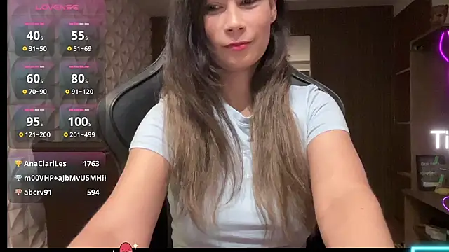 Leilacharlotte online show from February 2026 09:25:02 PM