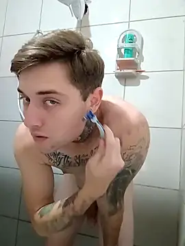 Snapshot of DanielMagains chatting on October 2025 04:18:01 PM DanielMagains online show from October 2025 04:18:01 PM