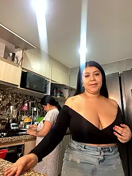 emilyjohanson online show from December 2024 03:22:01 PM