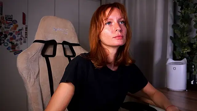 Snapshot of Liuba_Fox chatting on May 2026 07:31:01 PM Liuba Fox online show from May 2026 07:31:01 PM