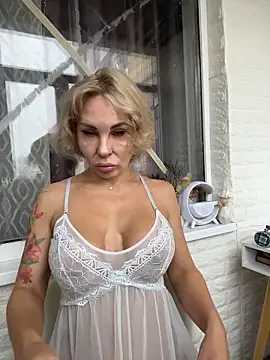 Hotnessi online show from November 2025 07:28:01 AM