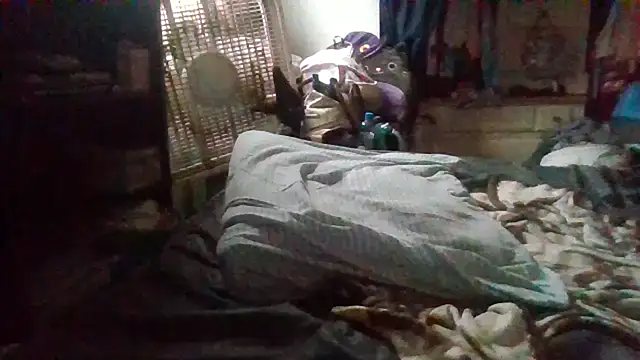 starlight1983 online show from April 2026 09:42:02 PM