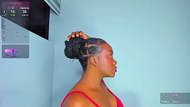 Sofi Smiley online show from March 2026 05:13:01 AM